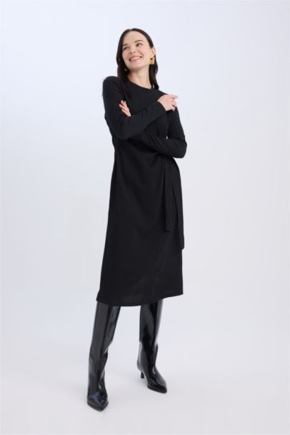 فستان نص كم القماش المنسوج قصة عادية بياقة مستديرة