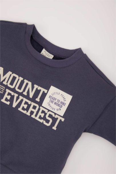 طقم بيبي اولادي سويت شيرت وسويت بانتس بطبعة شعار قصة عادية - قطعتين