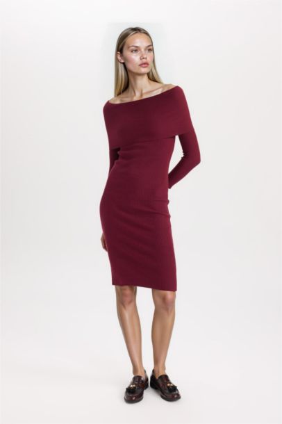Платье с длинными рукавами Fitted с открытыми плечами