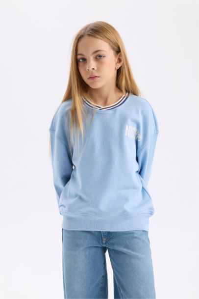 Girl Relax Fit V Neck Sweatshirt