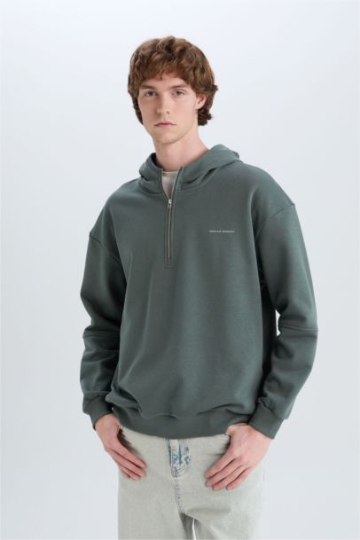 Boxy Fit Kapüşonlu Yarım Fermuarlı Baskılı Sweatshirt
