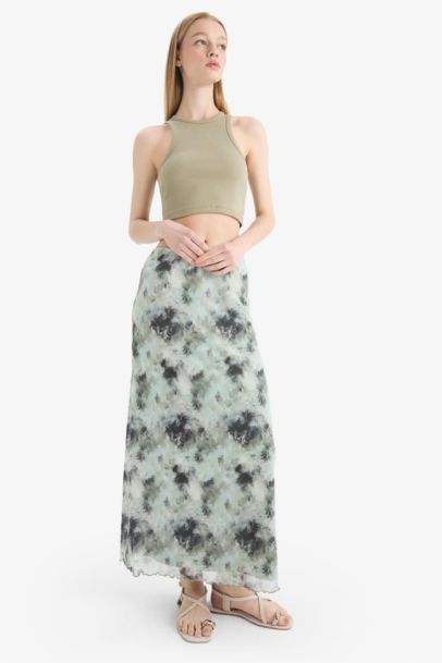 A Form Patterned Regular Waist Cotton Lining Tulle Maxi Skirt