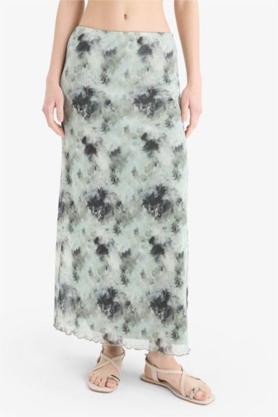 A Form Patterned Regular Waist Cotton Lining Tulle Maxi Skirt