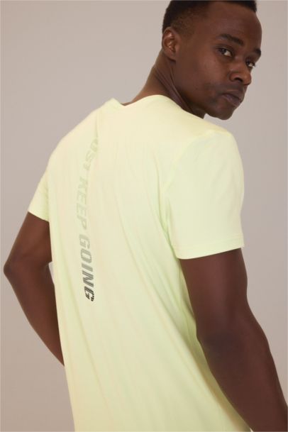 تيشيرت رياضي مطبوع قصة عادية بياخة مستديرة من DeFactoFit