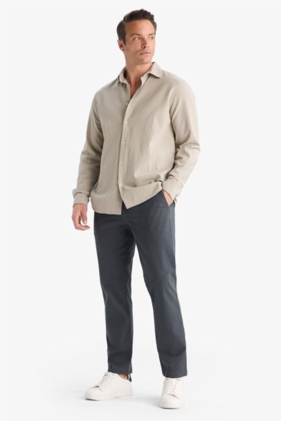 بنطرون تشينو قصة عادية ورجل عادي