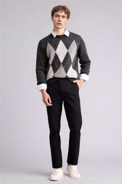 بنطلون برجل عادية