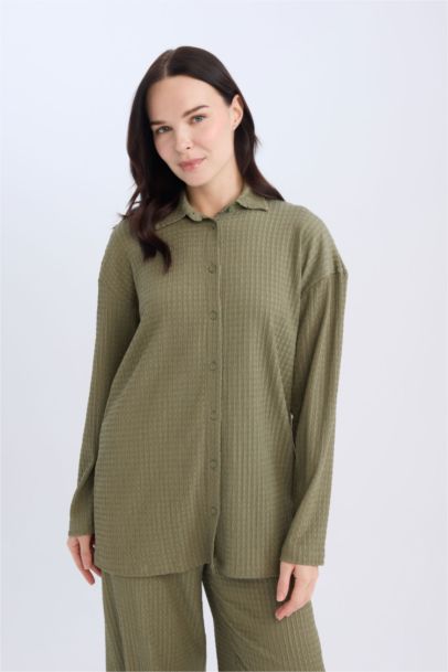 تيشيرت كم طويل القماش المنسوج قصة مريحة برقبة بولو