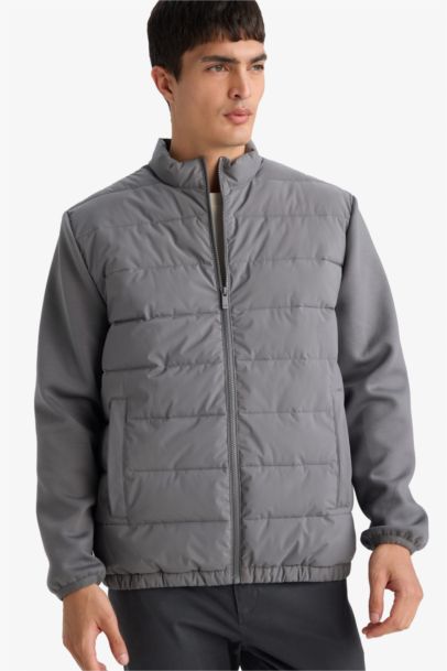 Водонепроницаемая куртка Slim Fit с воротником-стойкой на подкладке резинкой и молнией