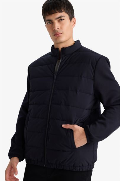 Водонепроницаемая куртка Slim Fit с воротником-стойкой на подкладке резинкой и молнией