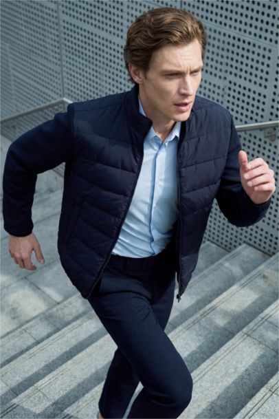 Водонепроницаемая куртка Slim Fit с воротником-стойкой на подкладке резинкой и молнией