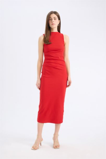 فستان ميدي مضلع بديكون بياقة مدورة بدون كم