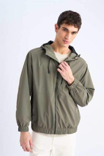 Su İtici Regular Fit Kapüşonlu Fermuarlı Cepli Mevsimlik Baharlık Yağmurluk Mont