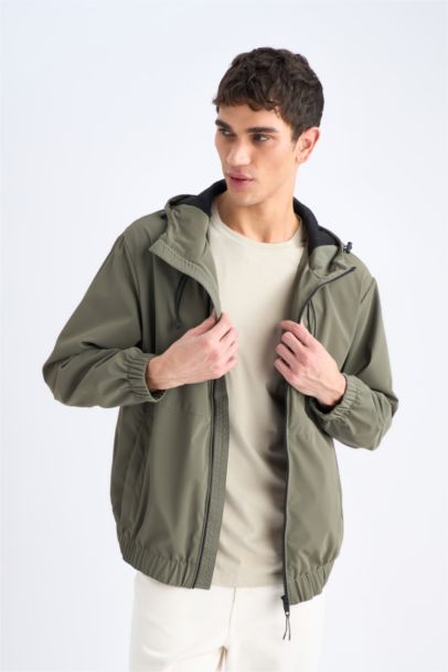 Su İtici Regular Fit Kapüşonlu Fermuarlı Cepli Mevsimlik Baharlık Yağmurluk Mont