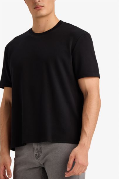 تيشيرت نص كم تويل قصة عادية ورقبة مستديرة