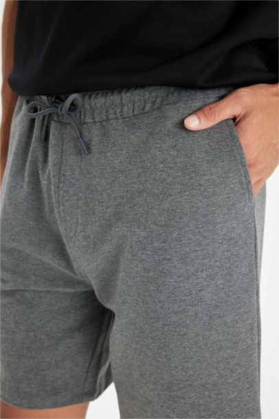 Regular Fit Cepli Basic Düz Bermuda Şort