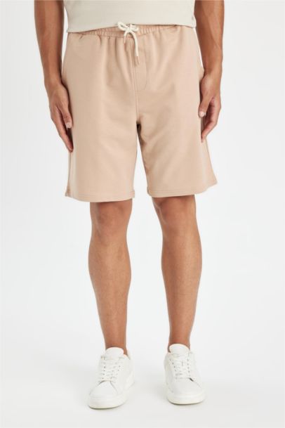 شورت قصة عادية