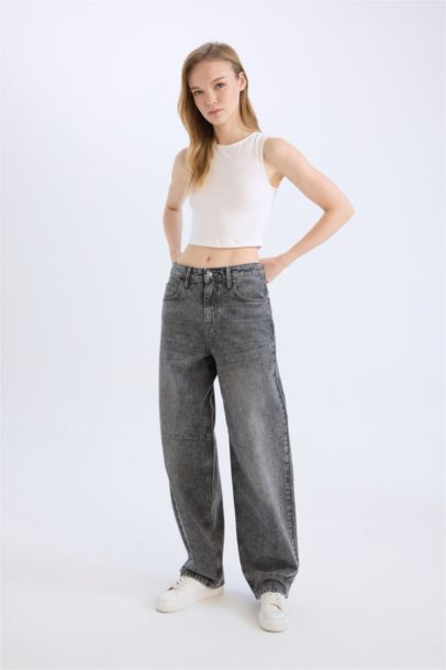 Baggy Fit High Waist Straight Leg Washed Jeans