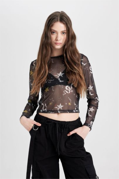 Fitted Vücuda Oturan Desenli Tül Kısa Kollu Siyah Tişört