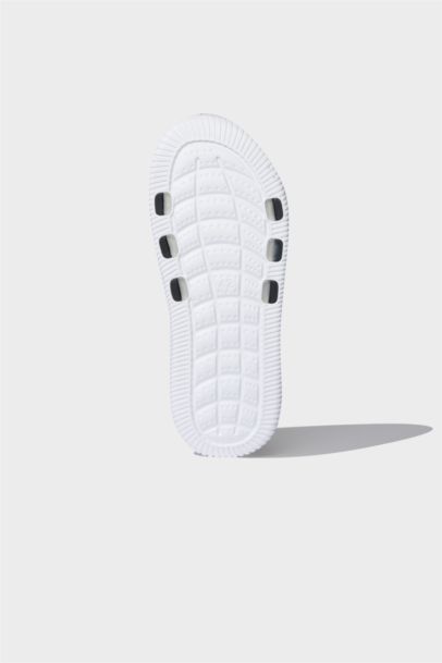 Man Flat Base Single Band Faux Leather Slippers