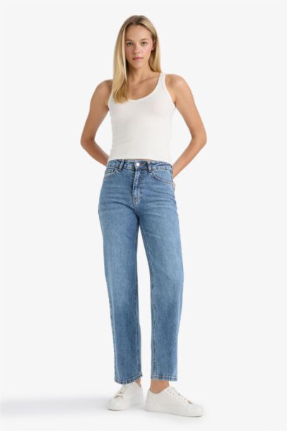 Comfort Straight Fit High Waist Ankle Length Washed Jeans