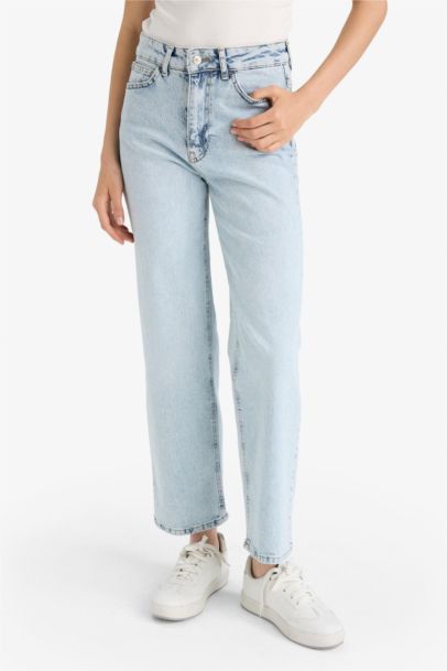 Комфортные прямые брюки с высокой талией, джинсовым стилем и укороченной длиной