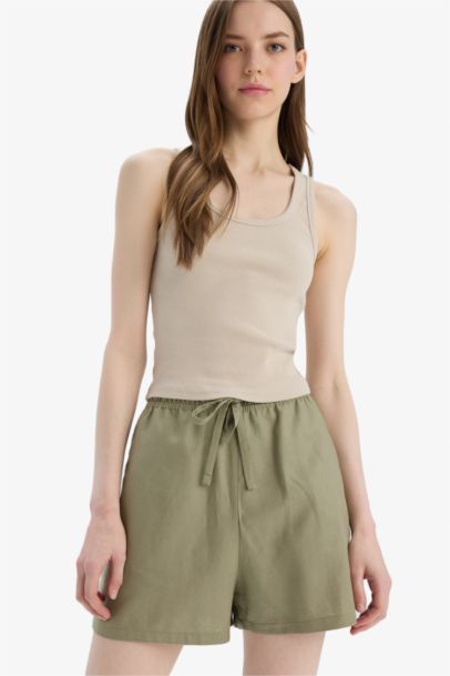 Short court taille normale en lin mélangé