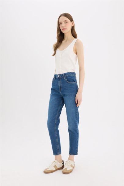 بنطرون جينز ميا كومفرت فيت برجل عادي وخصر عادي