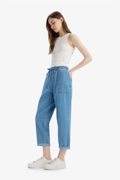 Jean long à taille haute et jambes droites Coupe carotte