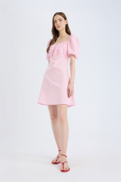 Мини платье с квадратным вырезом и коротким рукавом, А-силуэт