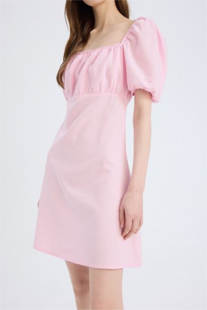 Мини платье с квадратным вырезом и коротким рукавом, А-силуэт