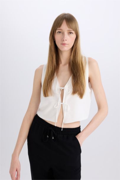 Crop V-Neck Sleeveless Blouse