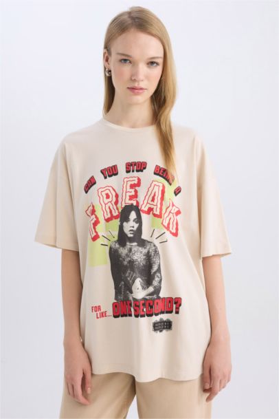 تيشيرت نص كم مطبوع واسع برقبة مستديرة