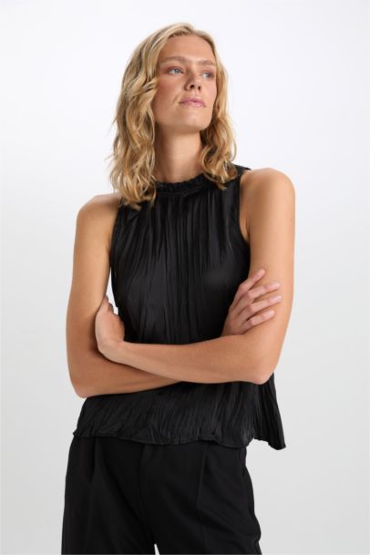 Black Regular Fit Basic Aerobin Sleeveless Blouse