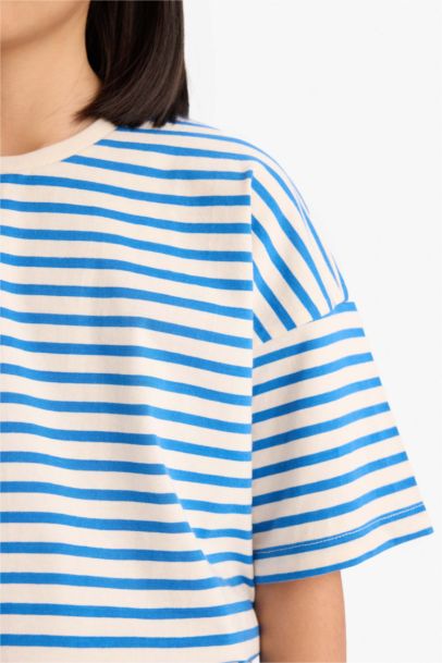 Girl Relax Fit Crew Neck Striped T-Shirt
