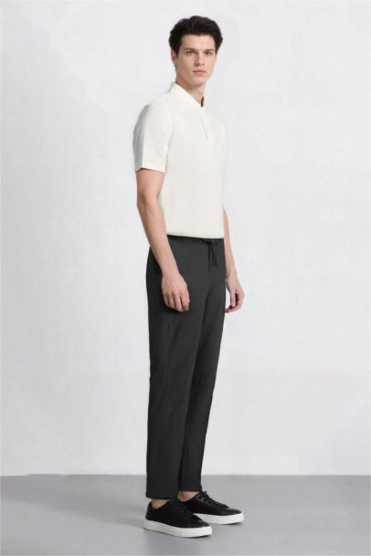 بنطرون سادة جوجر برجل عادي برباط