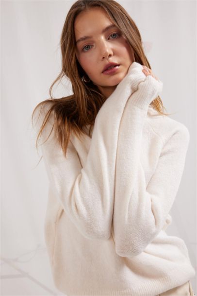 بلوفر قصة عادية بياقة مستديرة