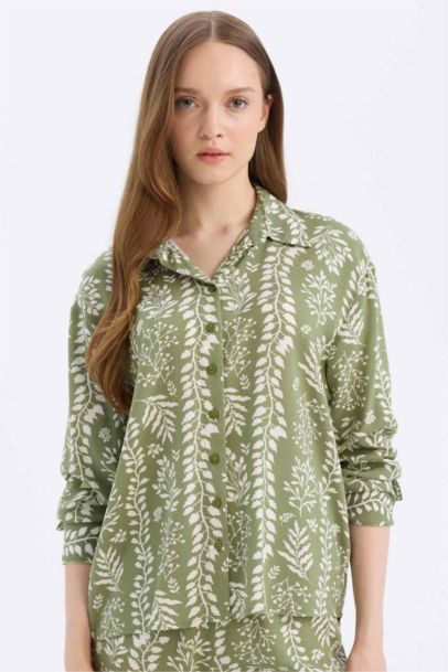 Рубашка с воротником, длинный рукав, прямого кроя