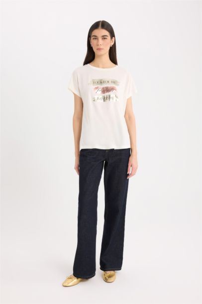 تيشيرت نص ردن مطبوع بياخة مستديرة