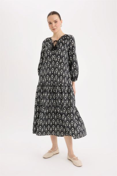 Robe Tissée À Manches Longues Col En V