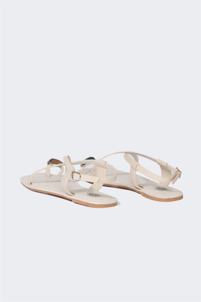 Woman Stoned Flat Sole Faux Leather Sandals