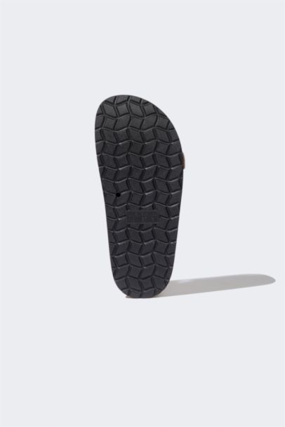 Woman Flat Sole Faux Leather Slippers