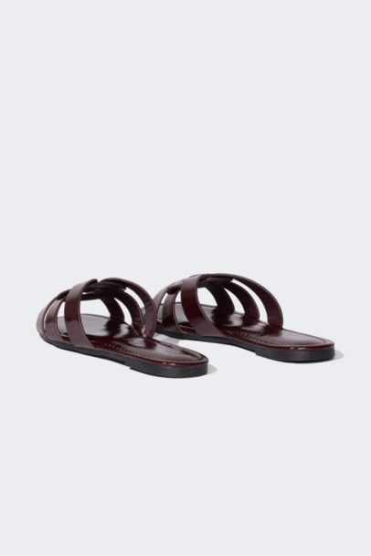 Woman Flat Sole Faux Leather Slippers