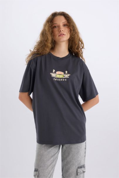 تيشيرت اوفر سايز بياخة مستديرة بطبعة خلف من فرندز