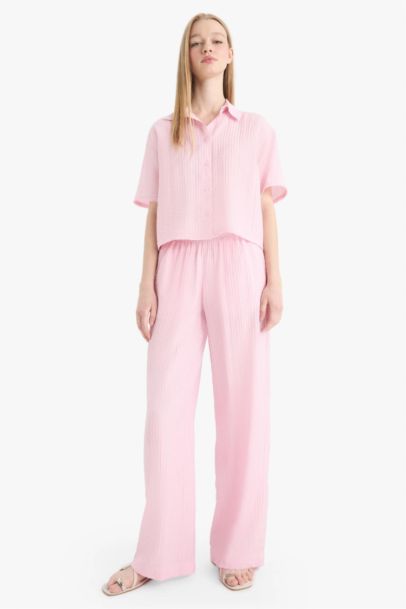 Pantalon rayé large à taille normale