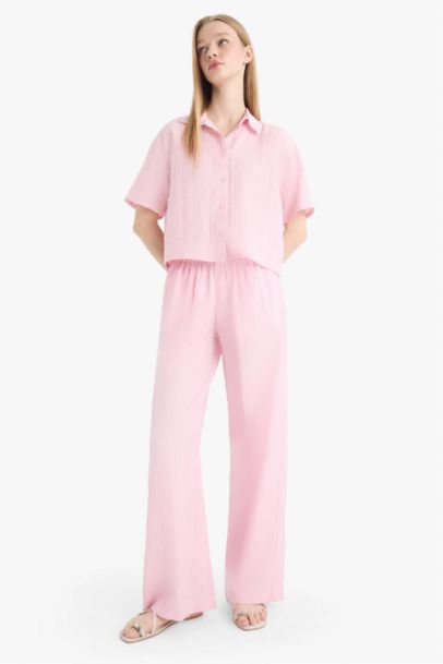 Pantalon rayé large à taille normale