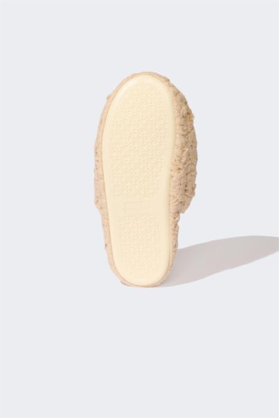 Woman Flat Sole Home Slipper