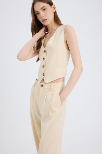 Жилет из смесового льна с V-образным вырезом