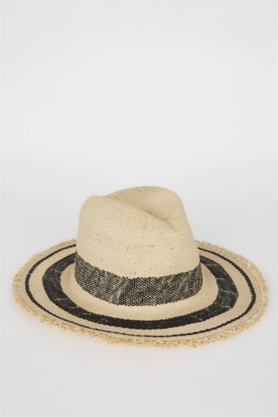 قبعة قش نسائي