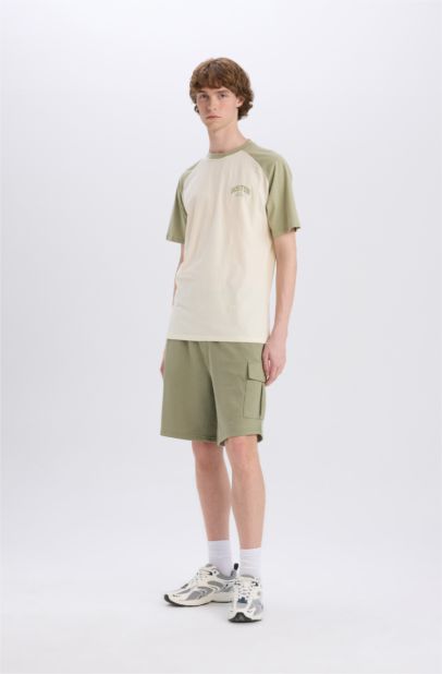 Regular Fit Tied Waist Cargo Shorts