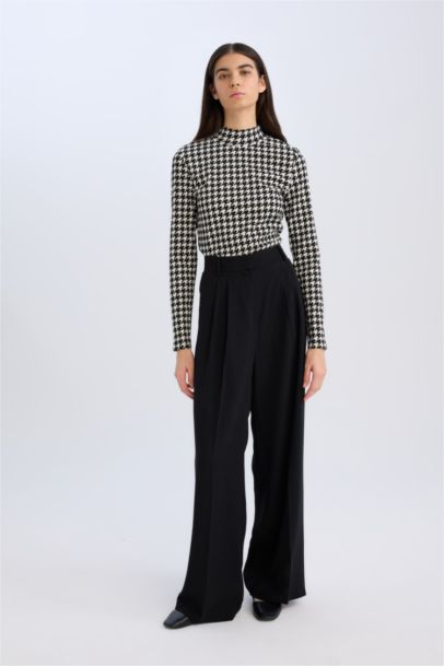 تي شيرت كم طويل القماش المنسوج بنمط المخل سليم فيت بياقة عالية